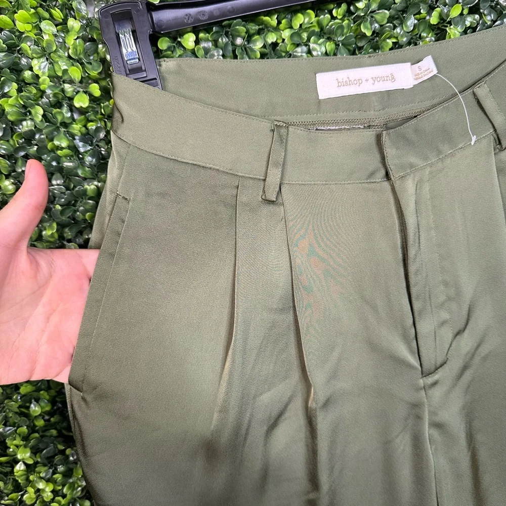 NWOT Anthropologie‎ bishop + young olive green Silky Bermuda Shorts